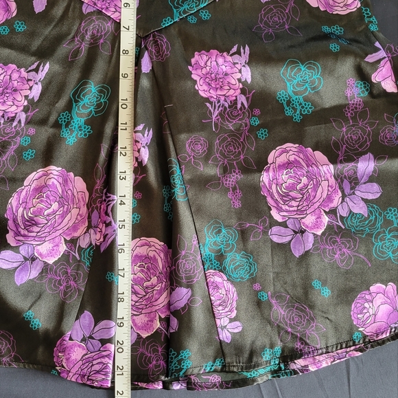 Lady's beautiful handmade silk skirt. - Picture 7 of 7